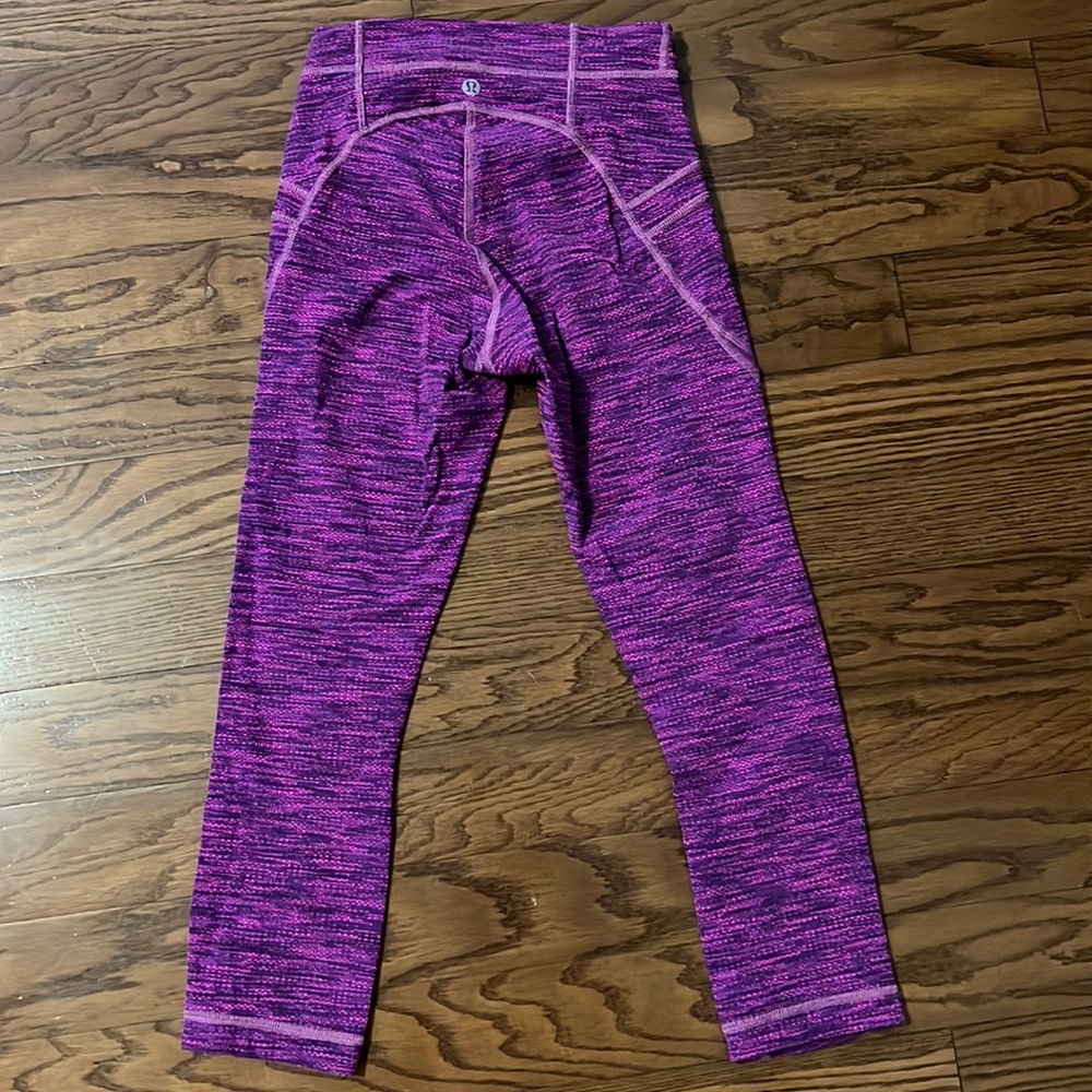 Magenta type color (pinkish purple) capri length leggings size 0